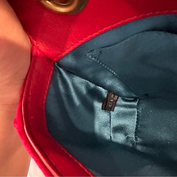 Gucci GG Marmont Velvet Shoulder Bag in Hisbiscus Red (Pre-Owned) - Picture 7 of 15